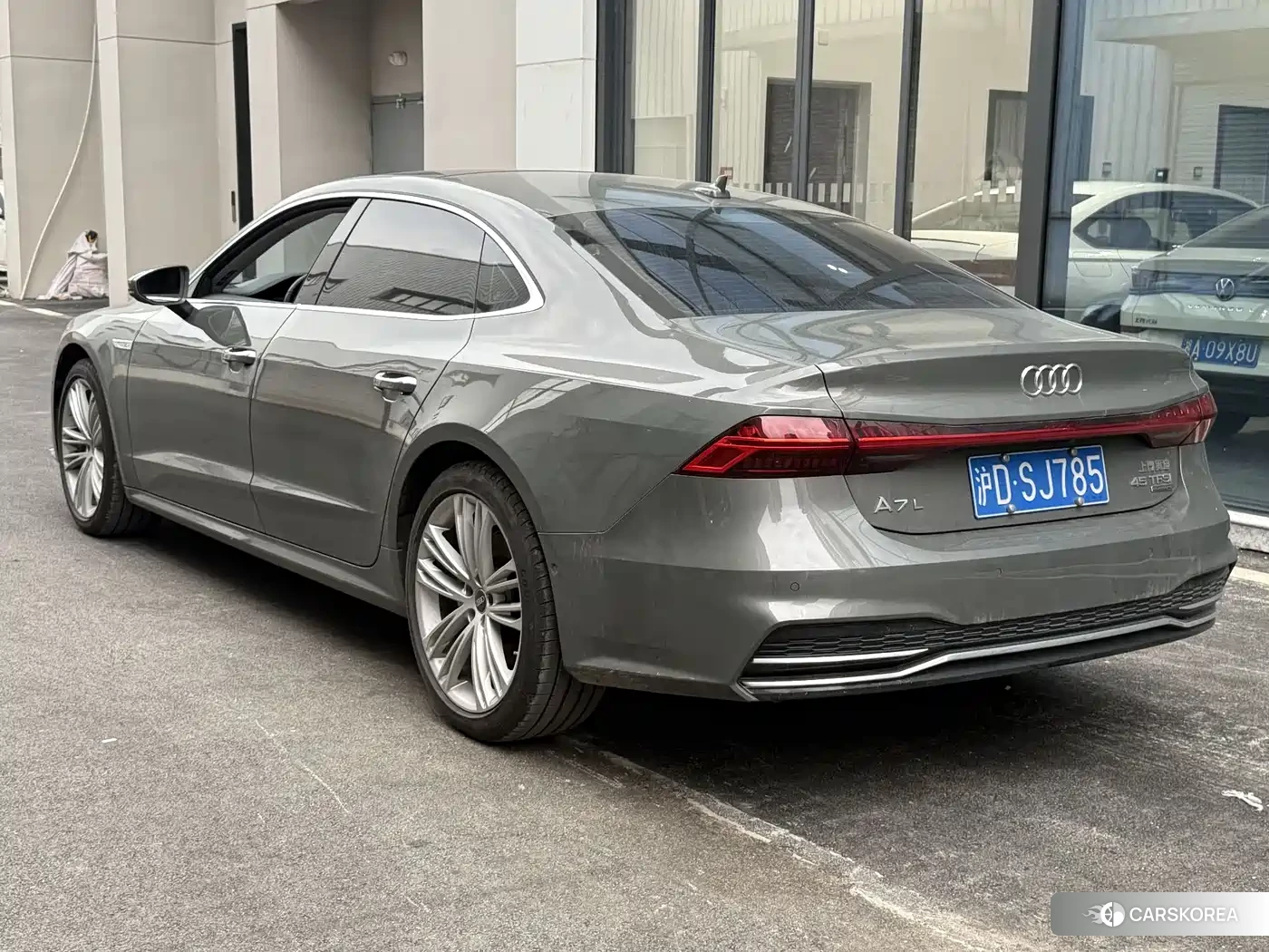 Audi A7L id 4545618 из Китая 9