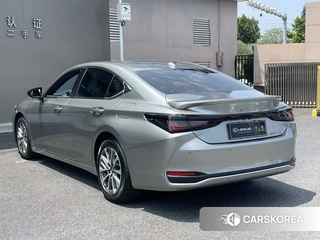 Lexus ES id 4261297 из Китая 11