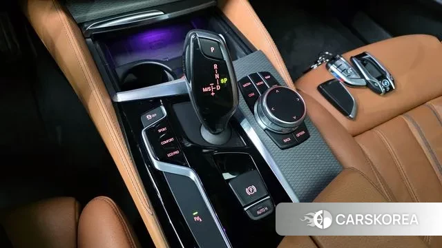 BMW 5 Series (G30) id 3593466 из Кореи 19