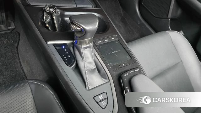 Lexus UX250h id 4610182 из Кореи 32