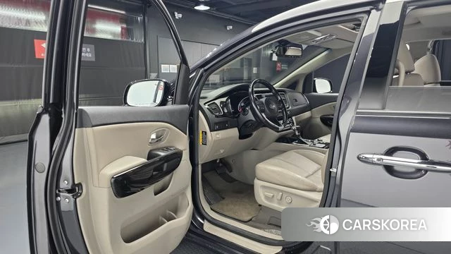 Kia The New Carnival id 4536772 из Кореи 32