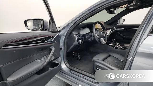 BMW 5 Series (G30) id 3600019 из Кореи 19
