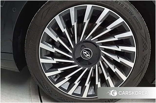 Hyundai Grandeur (GN7) id 3002584 из Кореи 19