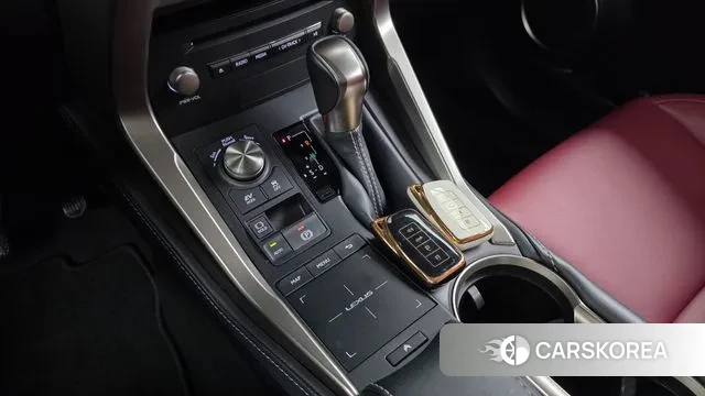 Lexus NX300h id 3439351 из Кореи 19