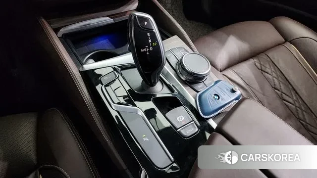 BMW 5 Series (G30) id 3085637 из Кореи 19