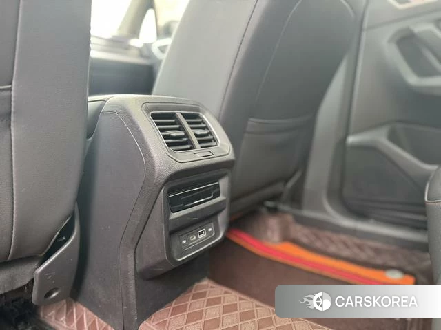 Volkswagen Tiguan L PHEV id 4260094 из Китая 11