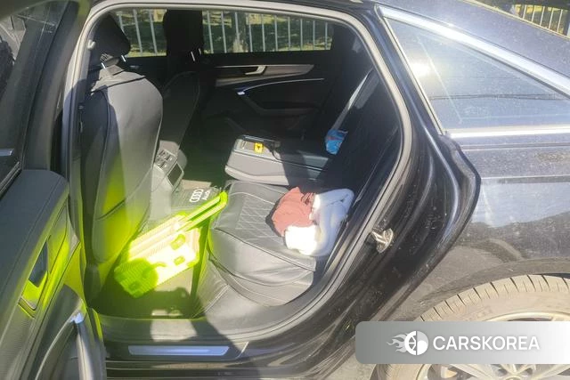 Audi A6L id 4279054 из Китая 16