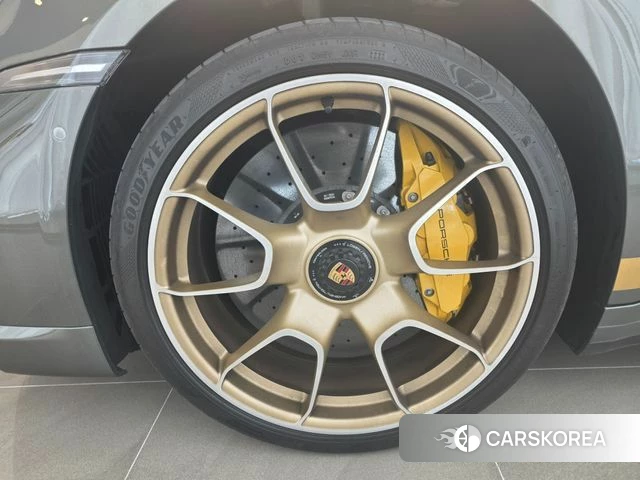 Porsche 911(992) id 4740179 из Кореи 19