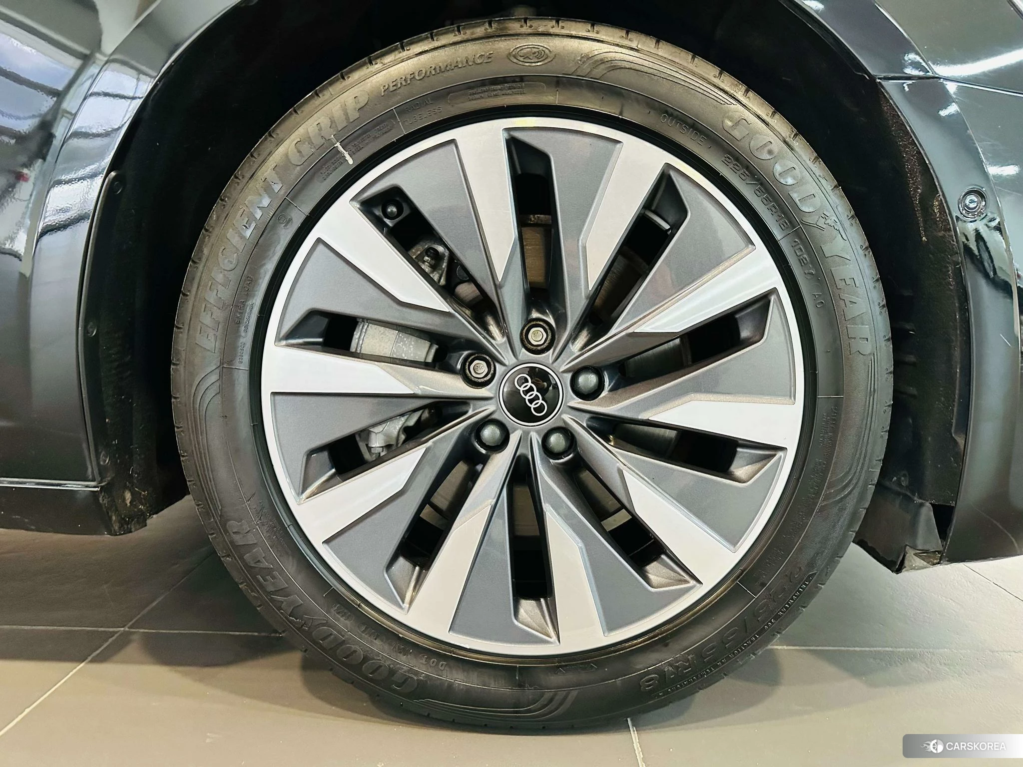 Audi A6L id 4453833 из Китая 17