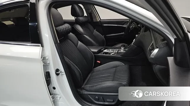 Genesis G70 id 3687282 из Кореи 19