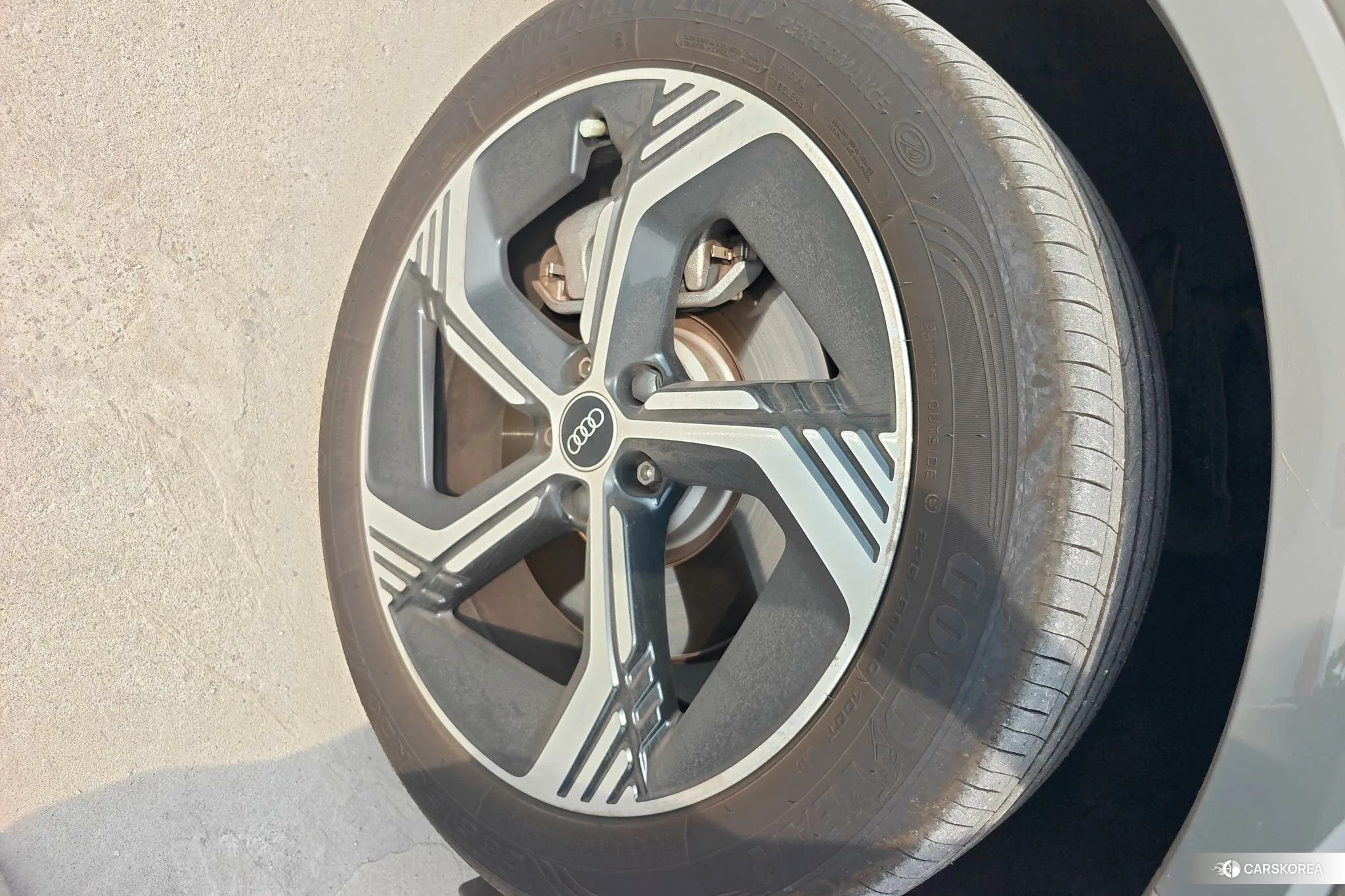 Audi Q4 id 4513617 из Китая 16