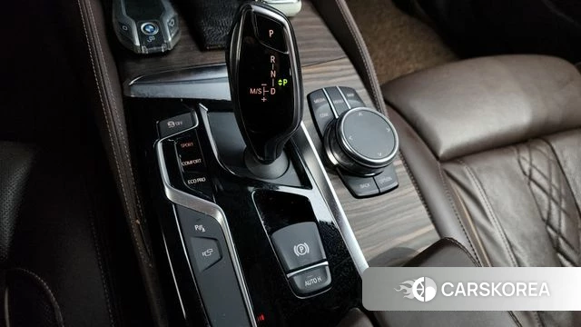 BMW 5 Series (G30) id 3917496 из Кореи 19