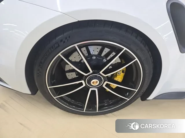 Porsche 911(992) id 3186961 из Кореи 17