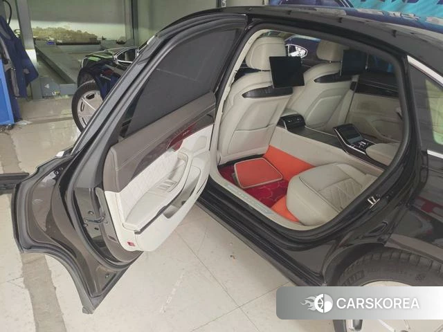 Audi A8 id 4241057 из Китая 9
