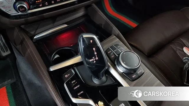 BMW 5 Series (G30) id 3433977 из Кореи 19