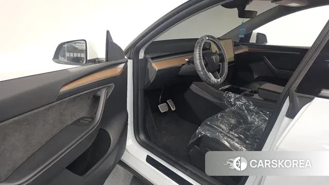 Tesla Model Y id 3679609 из Кореи 19