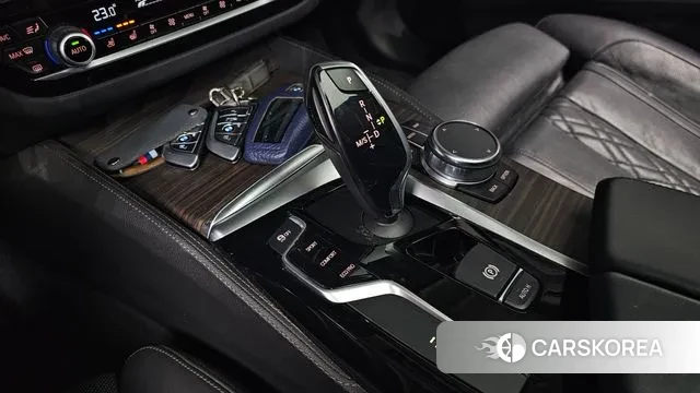 BMW 5 Series (G30) id 3692715 из Кореи 19