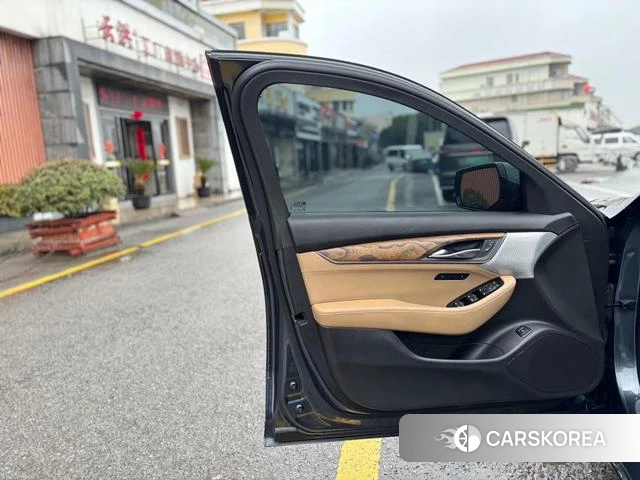 Cadillac CT5 id 4240762 из Китая 17