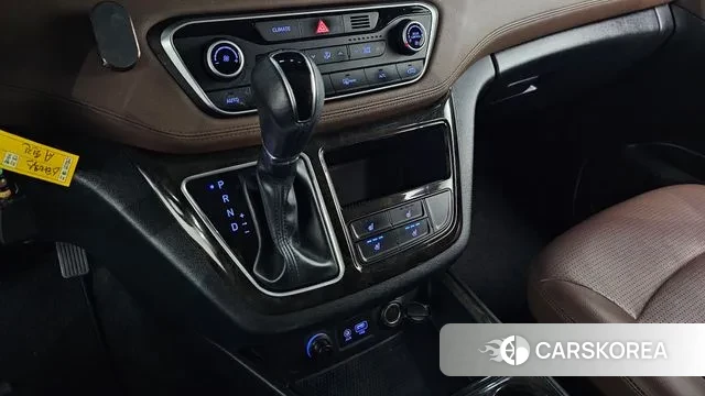 Hyundai The New Grand Starex id 3753555 из Кореи 19