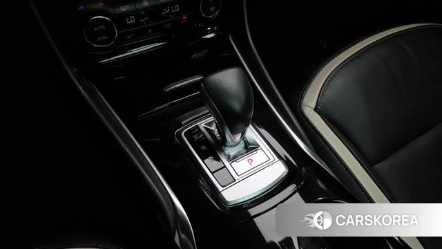 Infiniti Q30 id 3936741 из Кореи 19