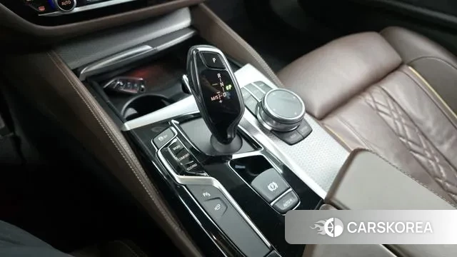 BMW 5 Series (G30) id 3045134 из Кореи 19