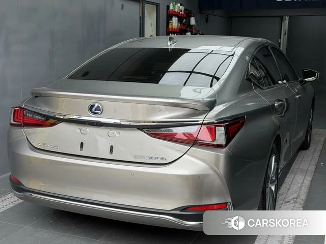 Lexus ES id 4394061 из Китая 16