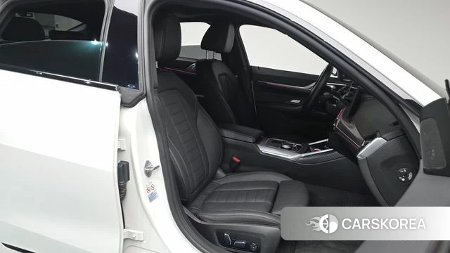 BMW i4 id 3850539 из Кореи 19