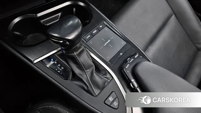 Lexus UX250h id 3556595 из Кореи 19