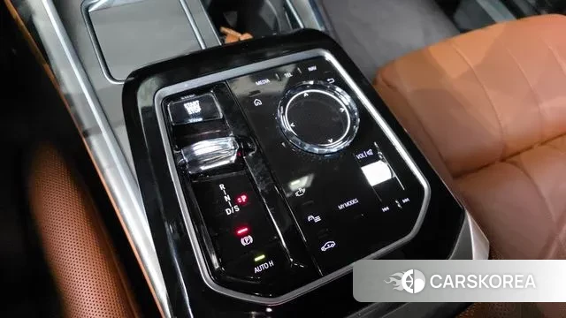 BMW 7 Series (G70) id 3571733 из Кореи 19