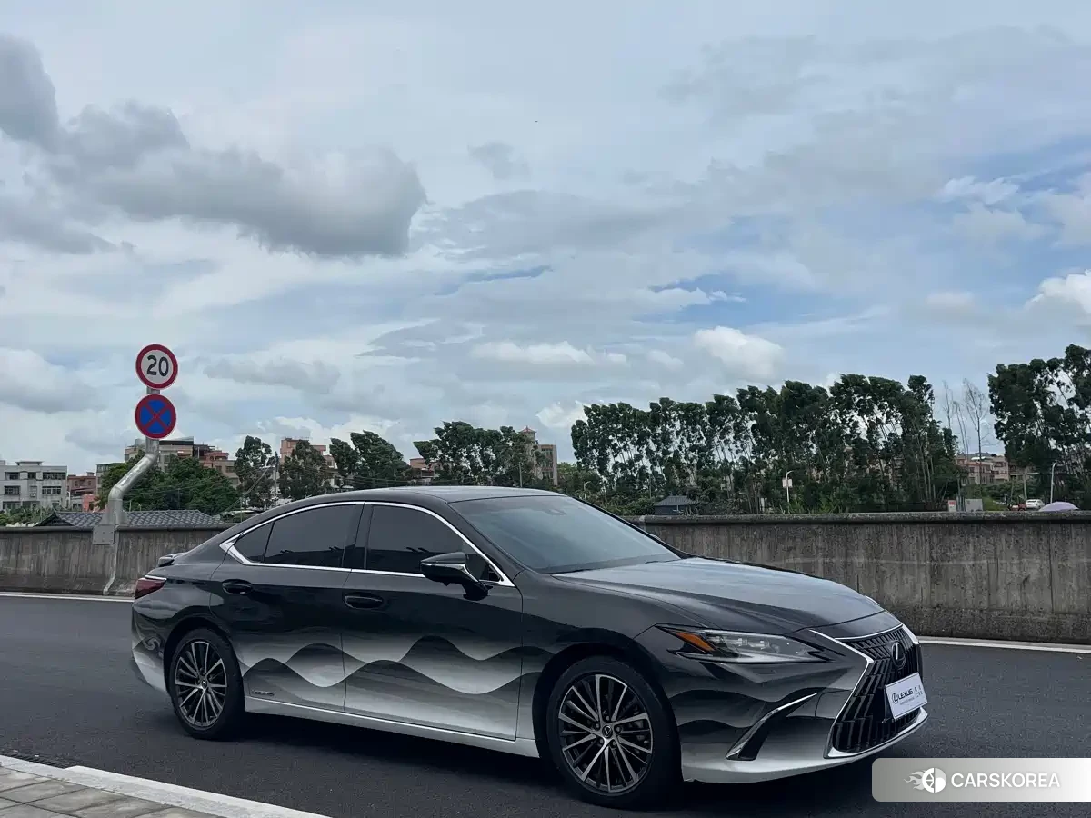 Lexus ES id 4570452 из Китая 9