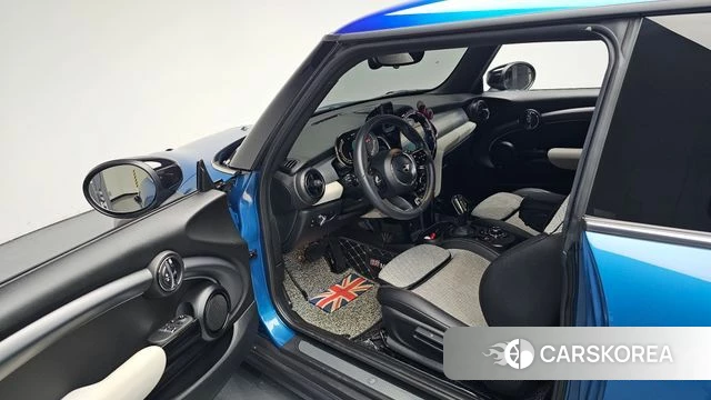 Mini Cooper Electric id 4871986 из Кореи 29