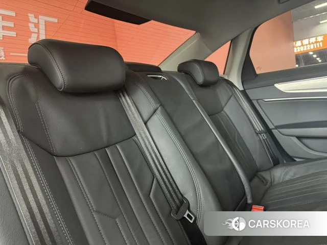 Audi A6L id 4259567 из Китая 16