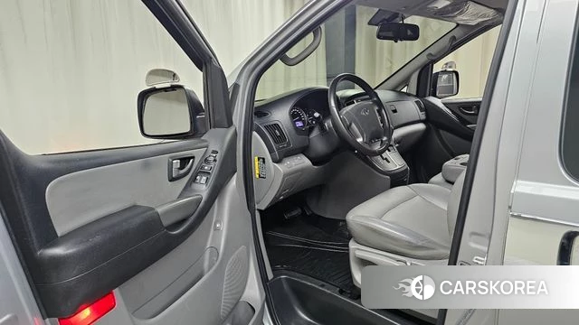 Hyundai The New Grand Starex id 4936746 из Кореи 29