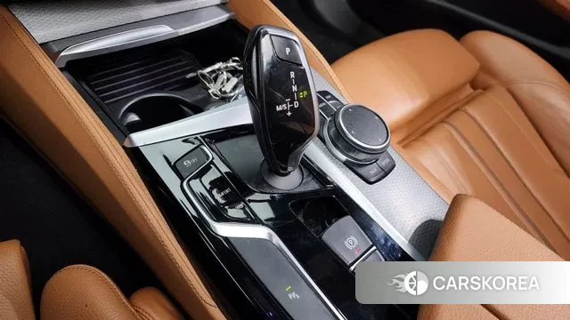 BMW 5 Series (G30) id 3434861 из Кореи 19