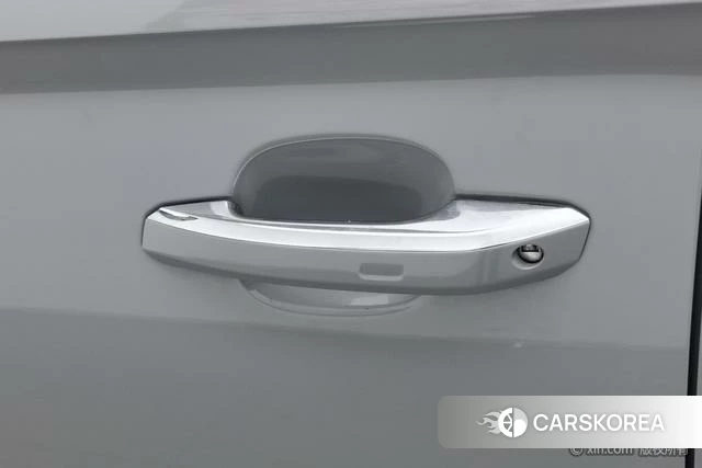 Audi Q5L Sportback id 4210702 из Китая 21