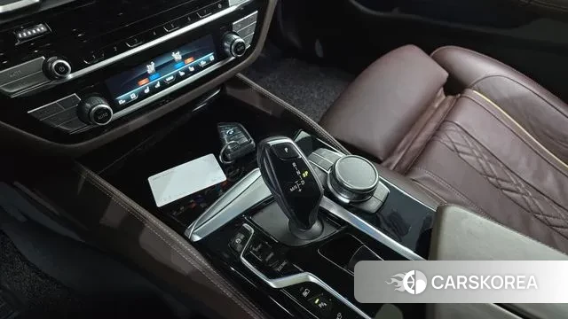 BMW 5 Series (G30) id 3726267 из Кореи 19