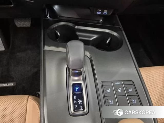 Lexus UX300h id 4729751 из Кореи 18