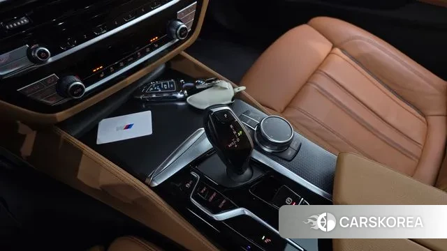 BMW 5 Series (G30) id 3707226 из Кореи 19