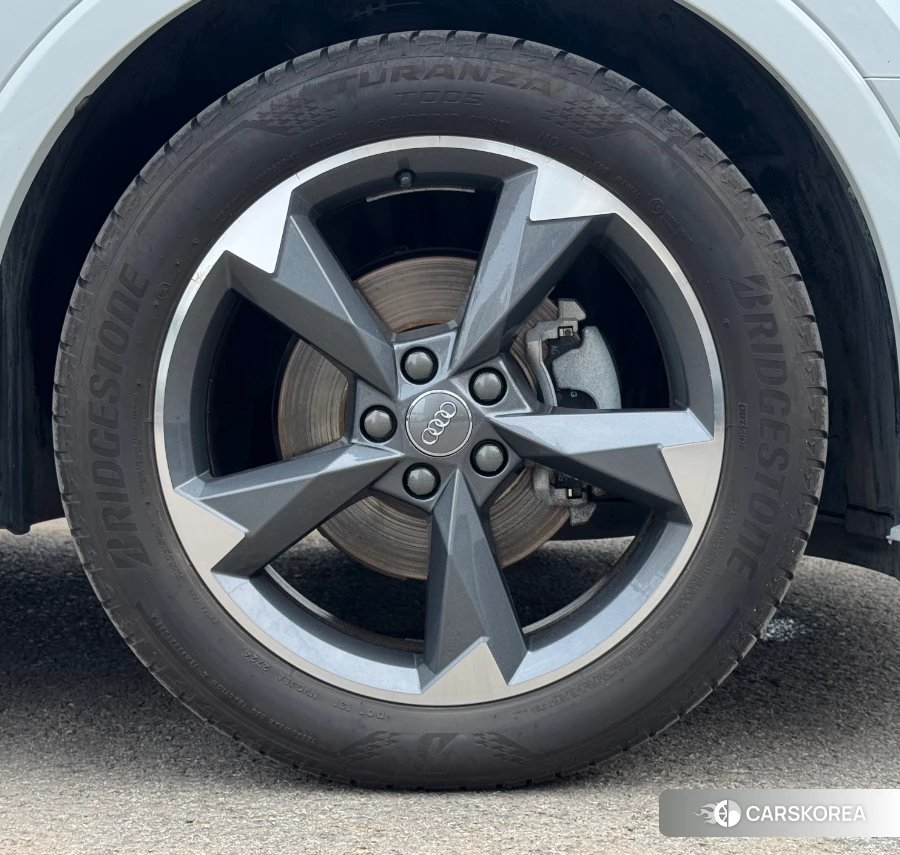 Audi Q3 id 4413268 из Китая 25