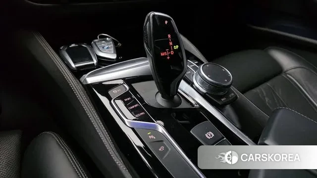 BMW 5 Series (G30) id 3422796 из Кореи 19