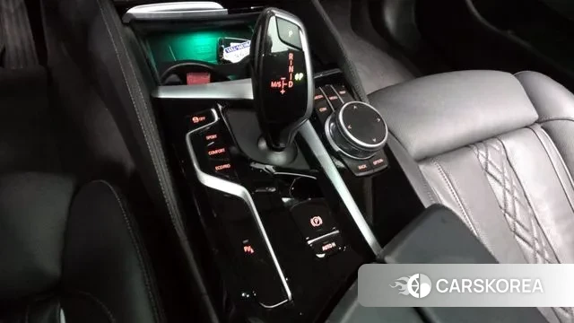 BMW 5 Series (G30) id 3106121 из Кореи 19