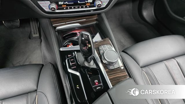 BMW 5 Series (G30) id 3871707 из Кореи 19