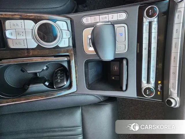 Genesis G90 id 3368618 из Кореи 12