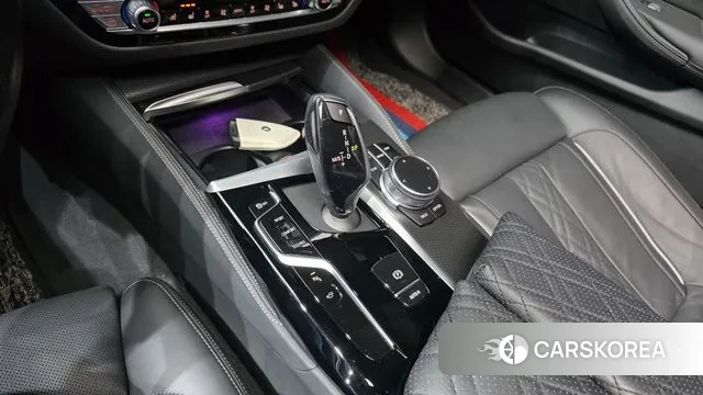 BMW 5 Series (G30) id 3394412 из Кореи 19