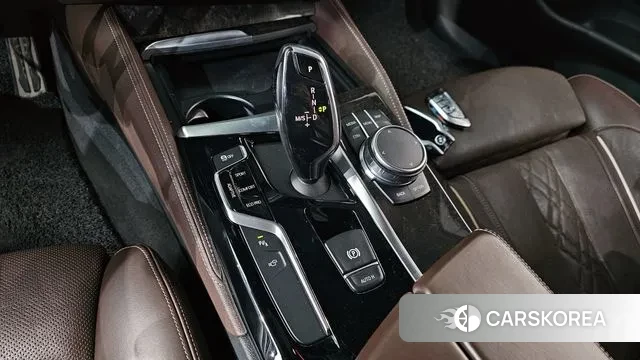 BMW 5 Series (G30) id 3766789 из Кореи 19