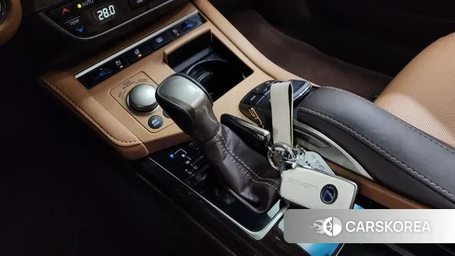 Lexus New ES300h id 3682709 из Кореи 19