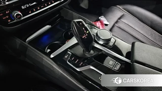 BMW 5 Series (G30) id 3182695 из Кореи 19