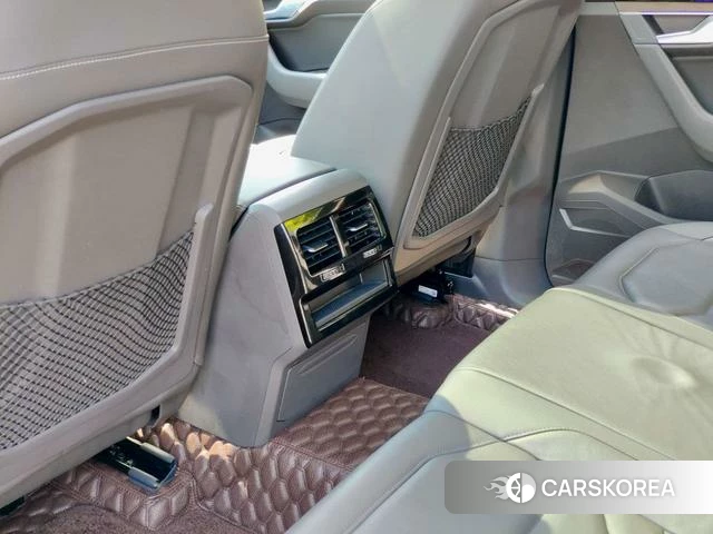 Volkswagen Touareg id 4259700 из Китая 9