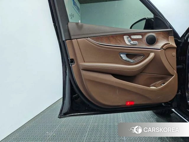 Mercedes-Benz E-class id 3888655 из Китая 18