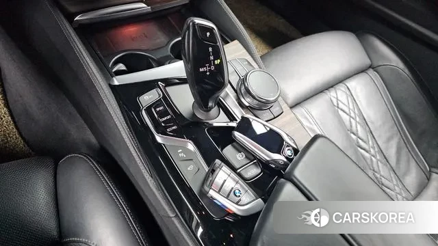 BMW 5 Series (G30) id 3672939 из Кореи 19